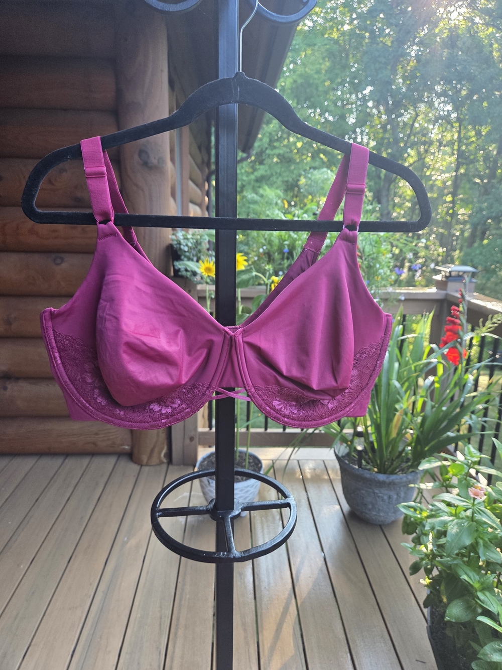Vanity Fair Magenta Lace-Trim Unlined Bra